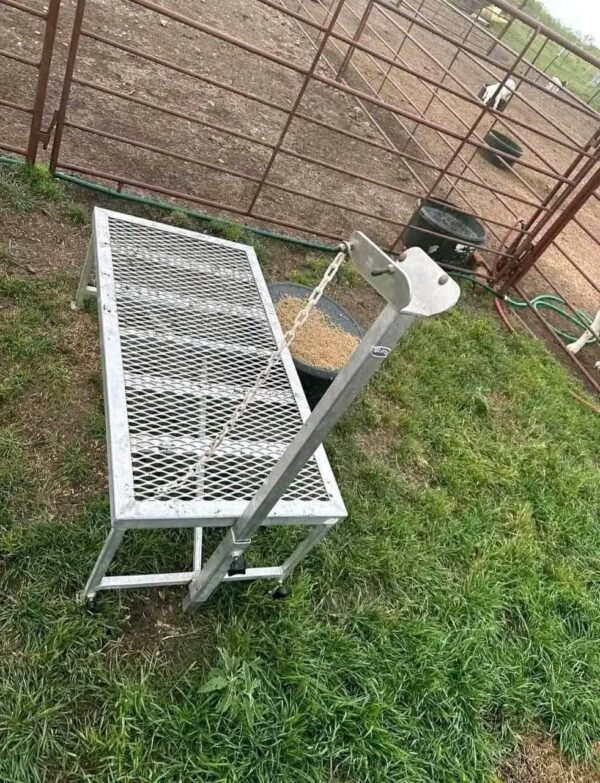 Trimming Stand